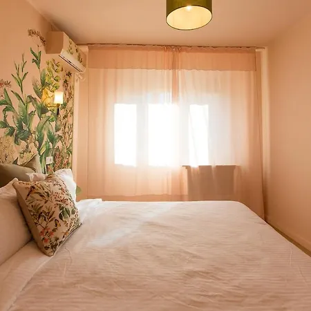 Garden Nest - 2 Bedrooms Flat *