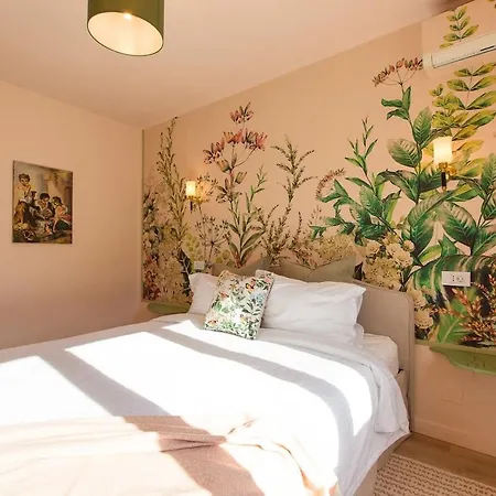 Garden Nest - 2 Bedrooms Flat