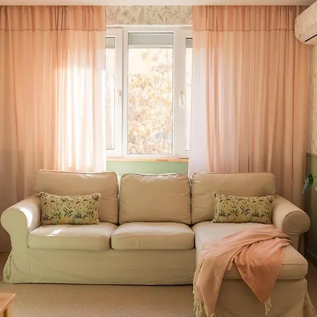 Garden Nest - 2 Bedrooms Flat Appartement Boekarest