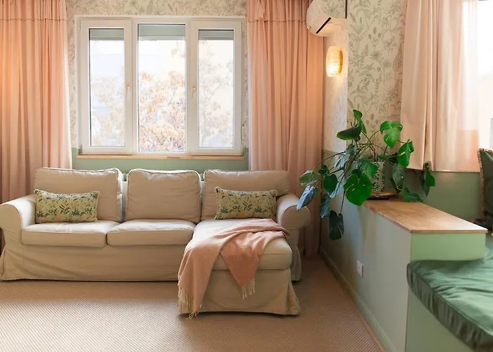 Garden Nest - 2 Bedrooms Flat 부쿠레슈티