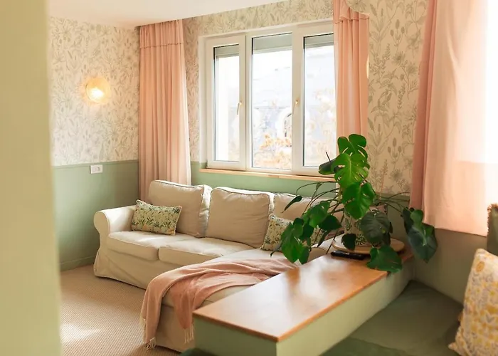 Garden Nest - 2 Bedrooms Flat 아파트 부쿠레슈티