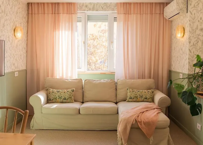 Garden Nest - 2 Bedrooms Flat 아파트 부쿠레슈티