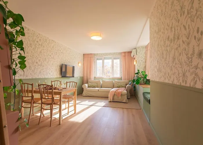 Garden Nest - 2 Bedrooms Flat